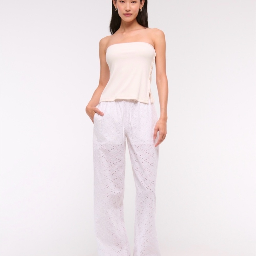 Abercrombie & Fitch White Eyelet Women's Trousers